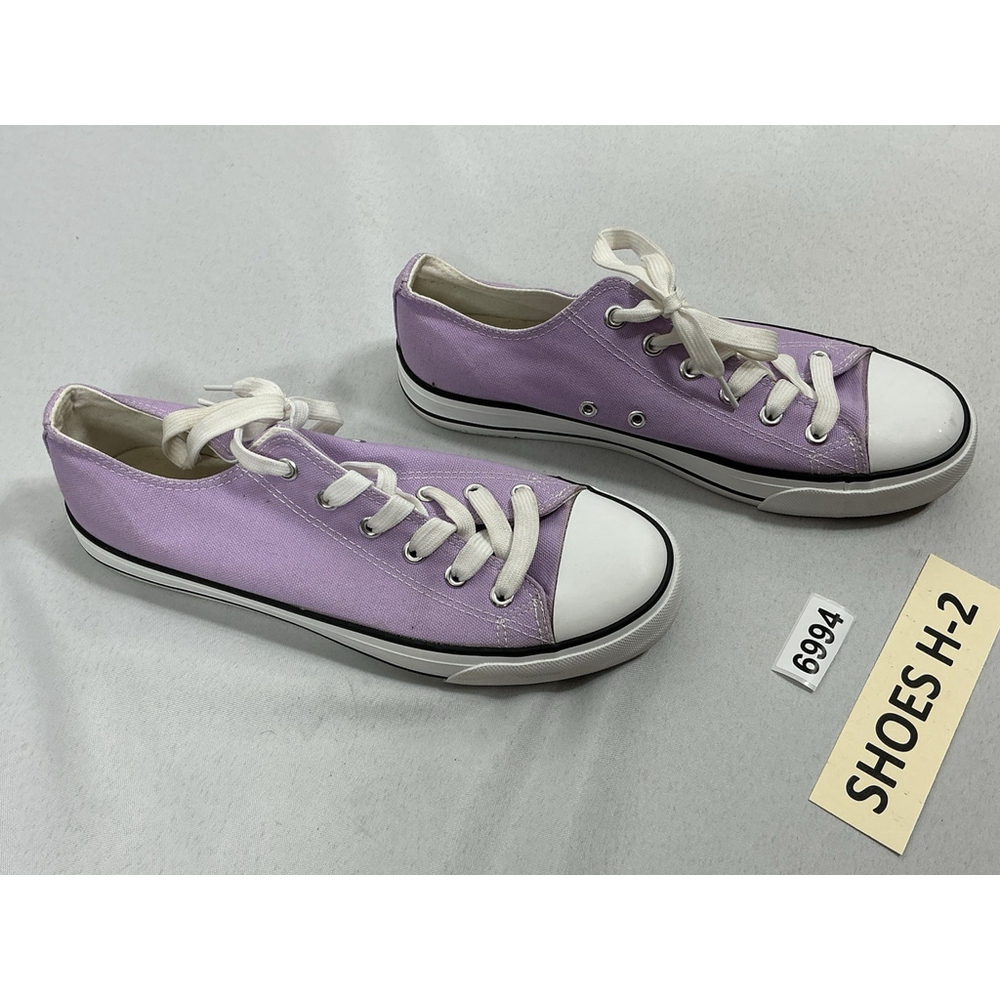 Womans Excellent Condition Lace Up Sneakers Size 10 Lavender Canvas